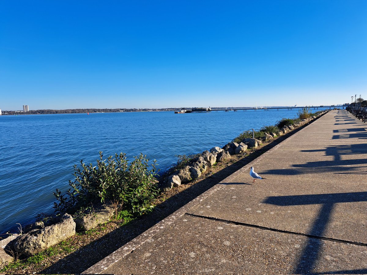 Beautiful blue day. But brass monkeys 🐒!!! #FridayFeeling #Weather