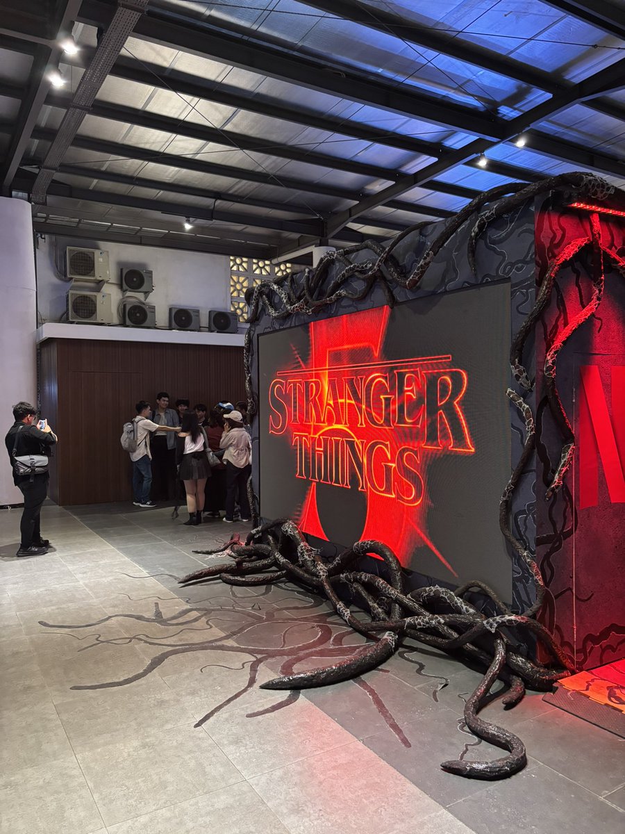 variomatic_'s tweet image. aaaakhh sayang banget gabisa masuk😭