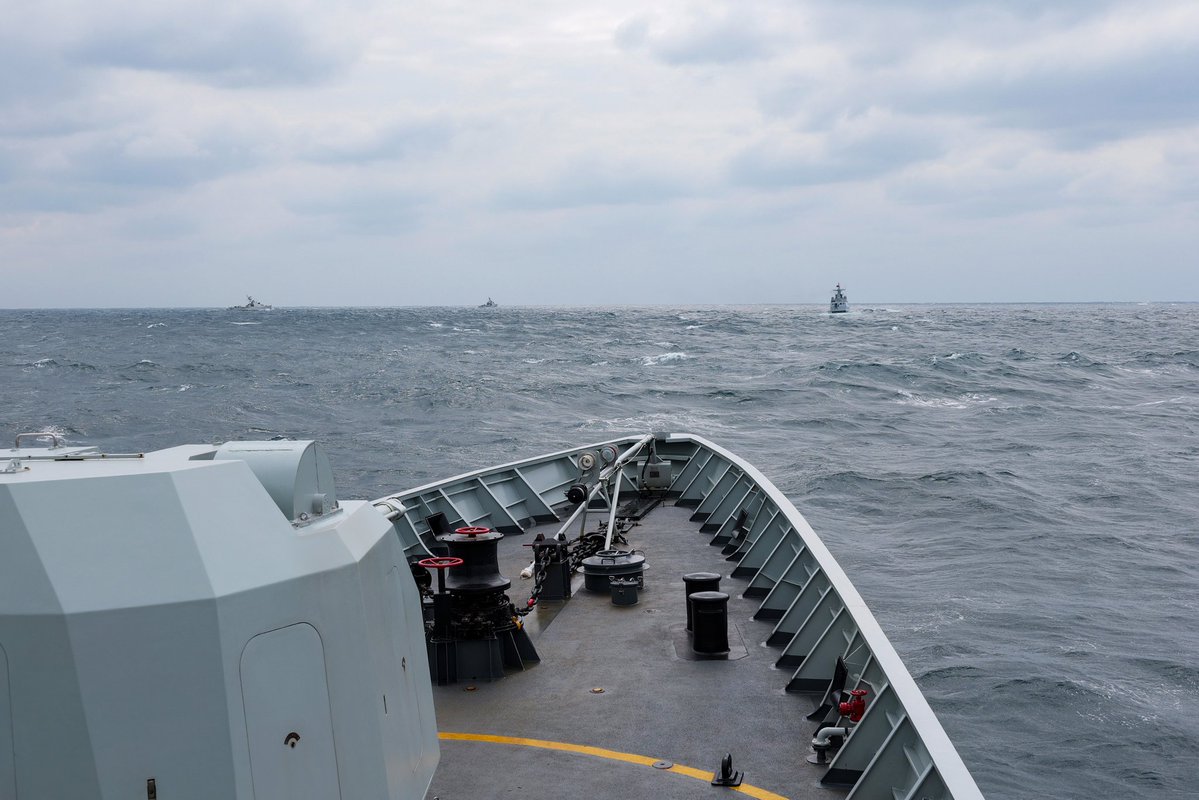 China_Navy's tweet image. 【The 39th China-Vietnam Joint Patrol in the Beibu Gulf  Concludes Successfully】In accordance with relevant agreement agreed between the Chinese and Vietnamese militaries and the annual schedule, the PLAN and the VPN ship formation conducted the 39th joint patrol in the Beibu…