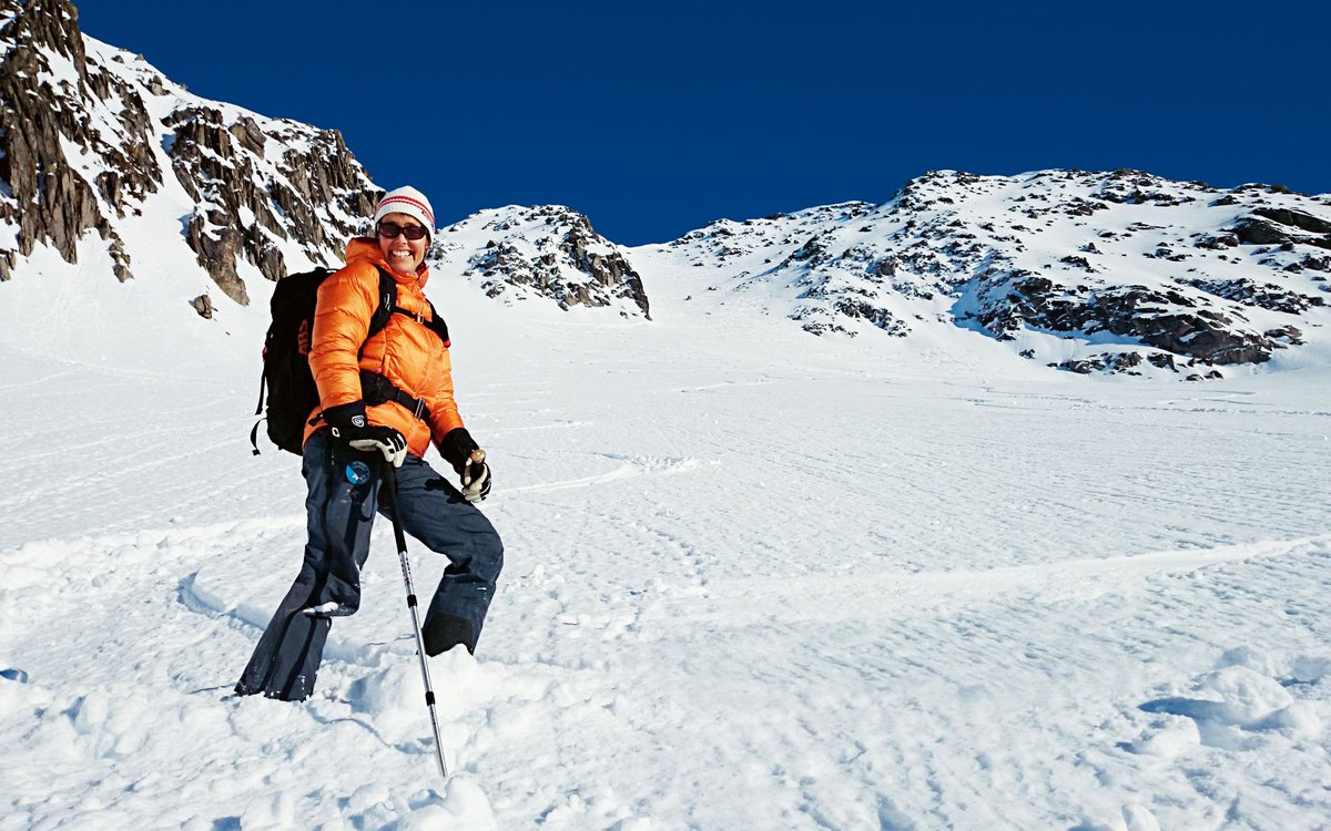 bergwelt_me's tweet image. Rita Christen, Präsidentin des Schweizer Bergführerverbandes, wird als erste Frau an die Spitze des internationalen Bergführerverbandes IVBV gewählt. Die #Schweiz, Geburtsland des Bergführerwesens, stellt damit erstmals die Präsidentin des IVBV.

#Bergwelt #Alpinismus #Bergführer