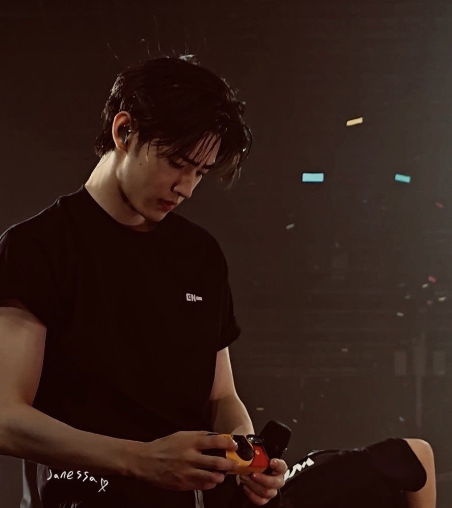 hoon_sushi's tweet image. this picture of sunghoon.