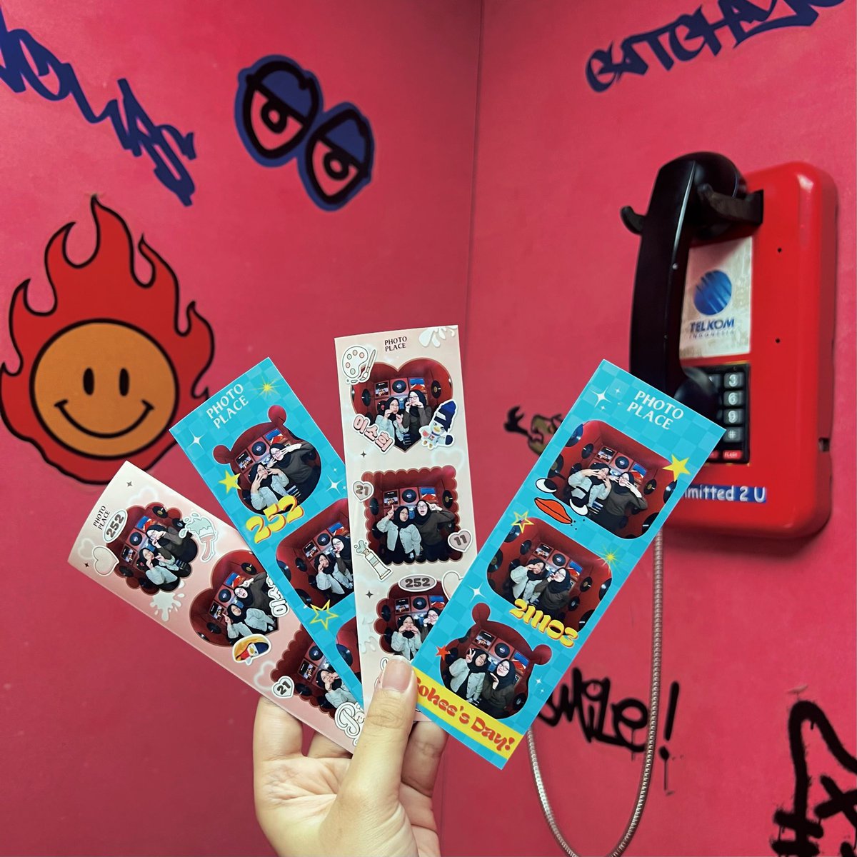 ddoriyoiyo's tweet image. red brushstrokes for sohee’s day🍒🎀✨