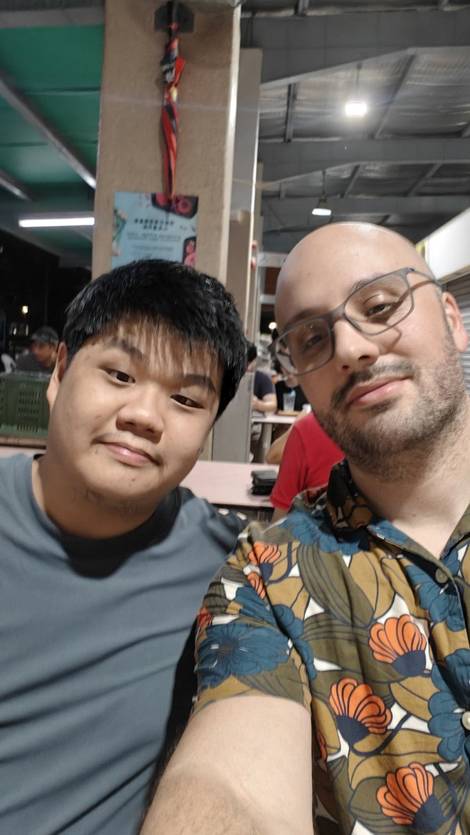 Reviving my account to bring back my LoR travel times met up with <a href="/JadeDragonSS/">JadeDragonSS 🇵🇸</a>  here in Singapore today showed me some great hawker food places