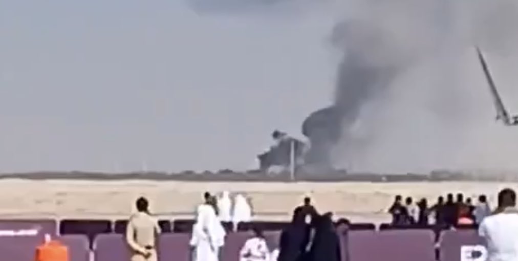 Aerode_r's tweet image. A Tejas aircraft of Indian Air Force crashed today while performing aerobatics display at Dubai Airshow 2025. Unfortunately, the pilot could not eject.