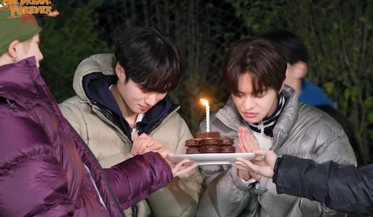 1leowsgd's tweet photo. happy birthday              happy leader https://t.co/1Usrt6TmUN