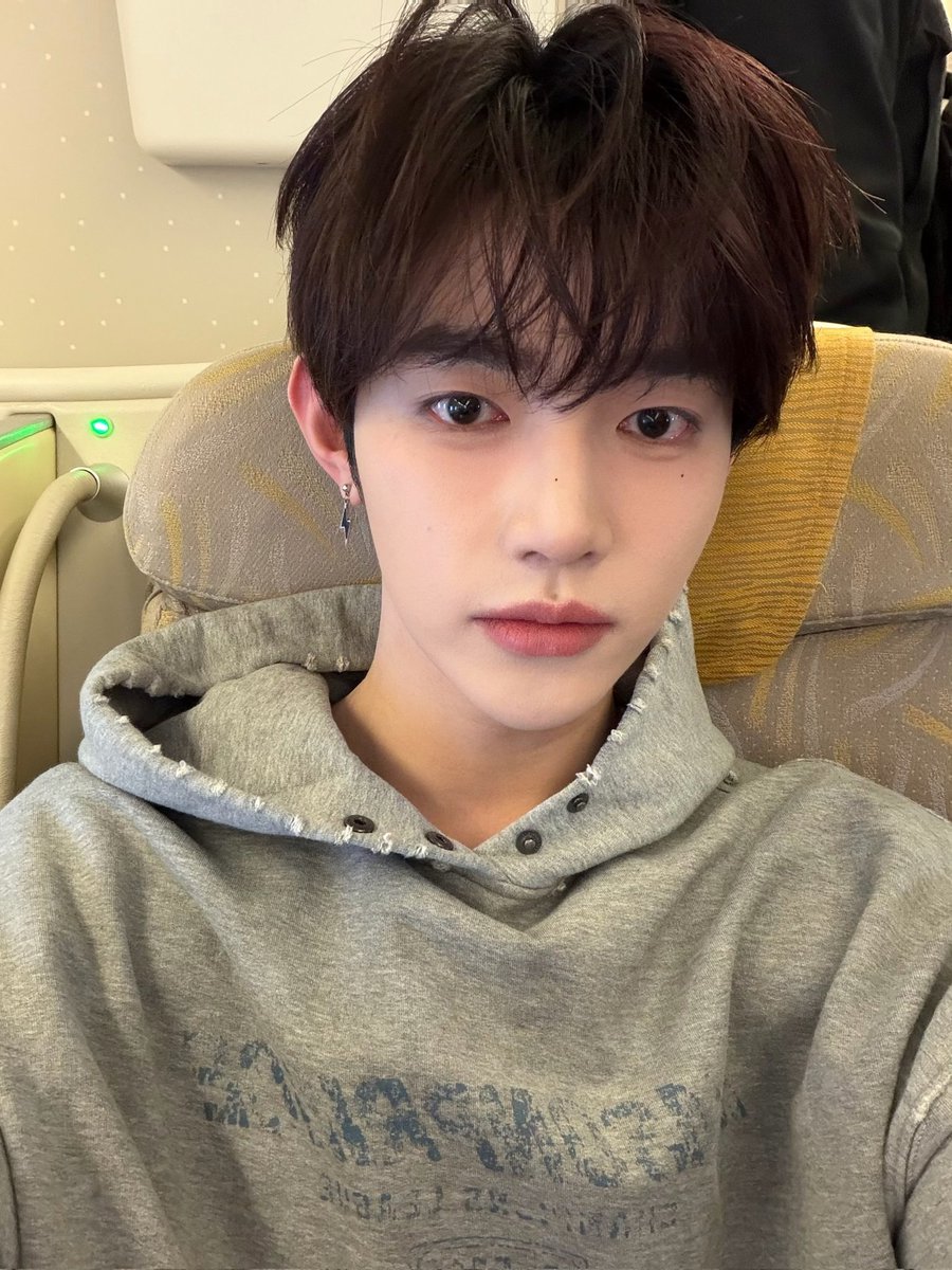 mywoonghao's tweet image. 3 zhang hao selcas on my bday? my bby😭