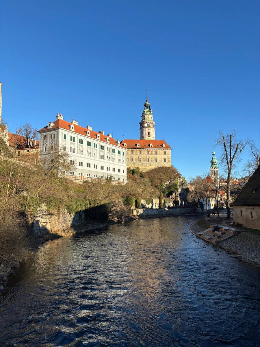 usebigkey's tweet image. At this moment, I just want to cherish the tranquility brought by the wind. ✨🌿