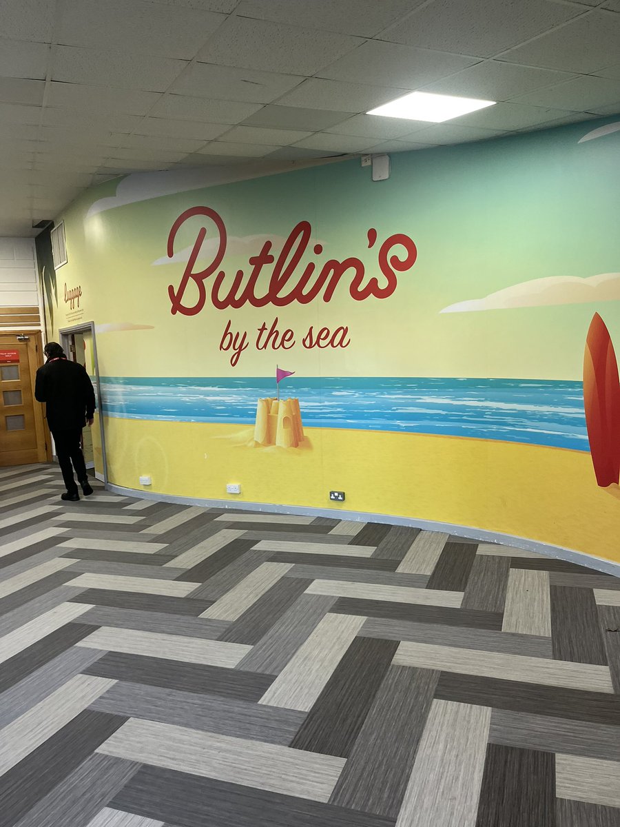 Wurzlar75's tweet image. Let the darts begin 🎯 #darts #pdcdarts #butlins