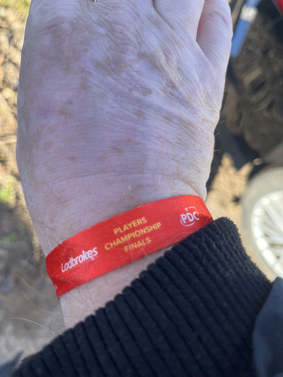 Wurzlar75's tweet image. Let the darts begin 🎯 #darts #pdcdarts #butlins