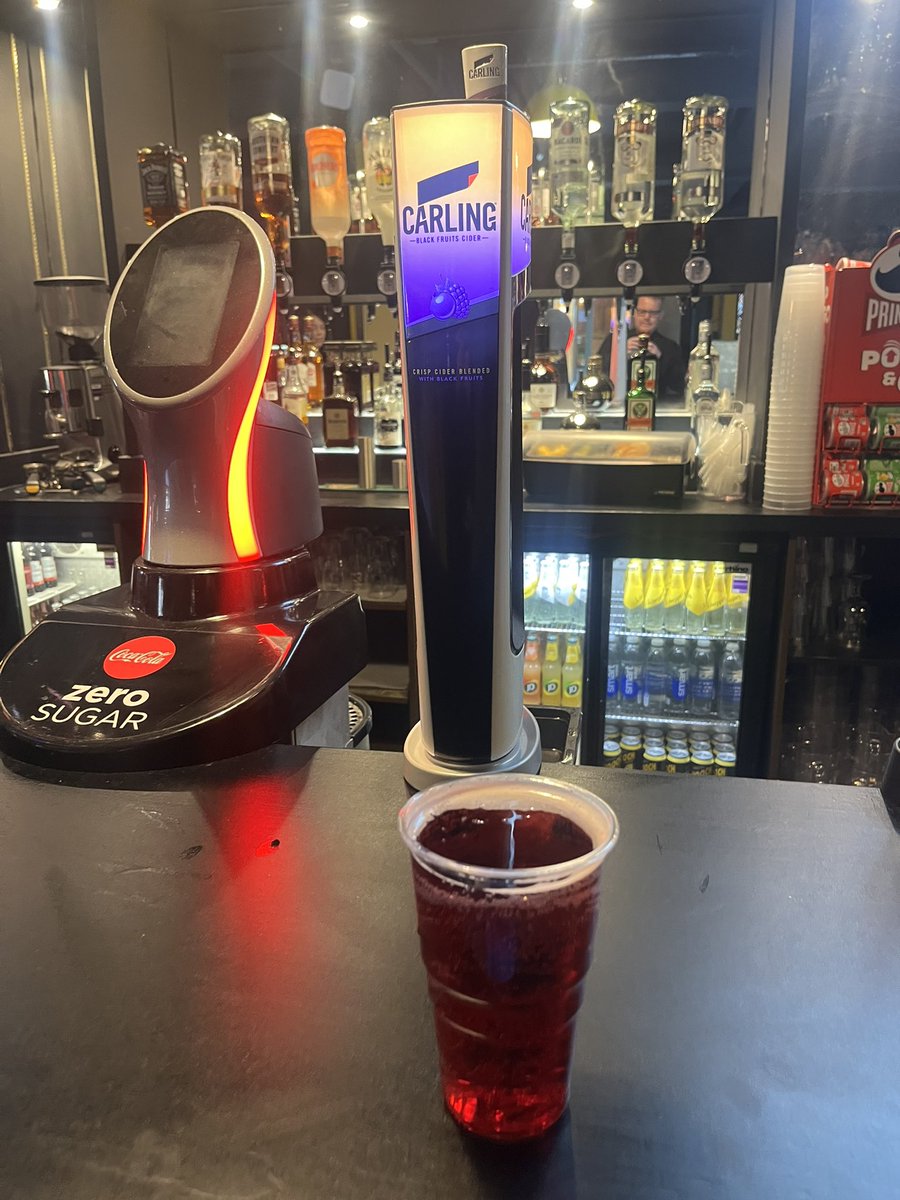 Wurzlar75's tweet image. Let the darts begin 🎯 #darts #pdcdarts #butlins