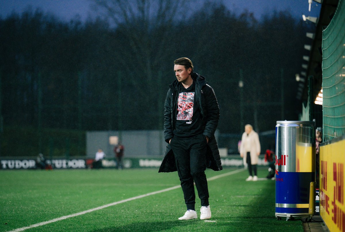 RBLeipzig's tweet image. 🗣️ #RBLFrauen Coach Jonas #Stephan über das verlorene Elfmeterschießen und wie die Trainingswoche danach verlief: „Im Fußball hat man nach einem Spiel nicht lange Zeit, darüber nachzudenken, und wir haben auch direkt versucht, uns auf das kommende Spiel gegen #Wolfsburg zu
