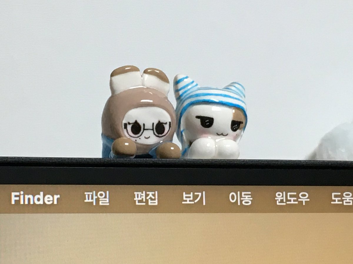 니즈 tweet media