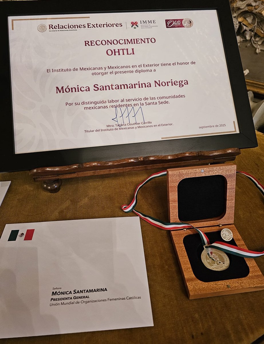 La embajada de México ante la Santa Sede otorgó el reconocimiento Ohtli a la presidenta de la Unión Mundial de Organizaciones Femeninas Católicas, Monica Santamarina. Premio a un compromiso tenaz en favor de las mujeres y sus derechos.
