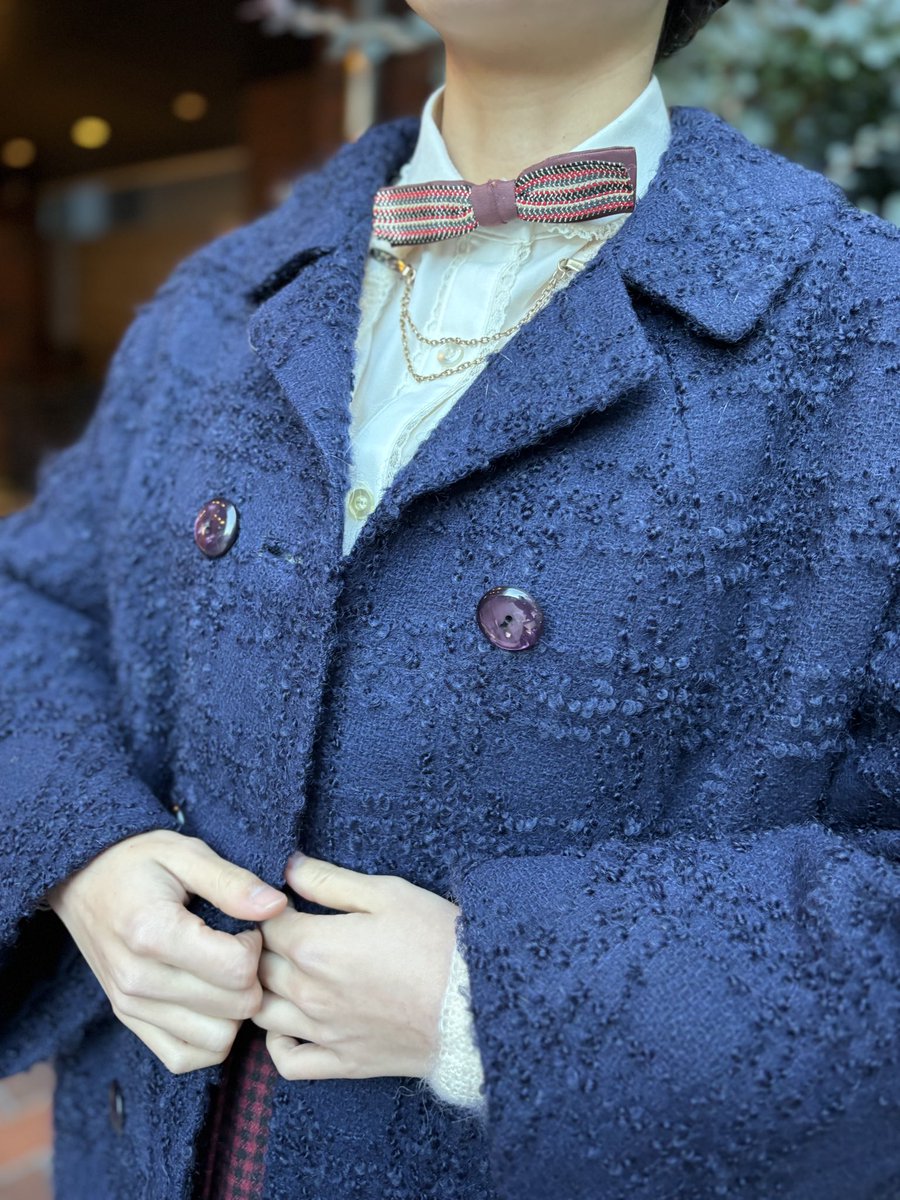 NUTTY_VINTAGE's tweet photo. 🧵vintage tweed coat🧵
【Nov. 19th 2025 new arrival】
60's tweed navy coat: new!
60's white color mohair cardigan :new!
70's80's red check pleats skirt : new! https://t.co/z1RrofV4Zr
