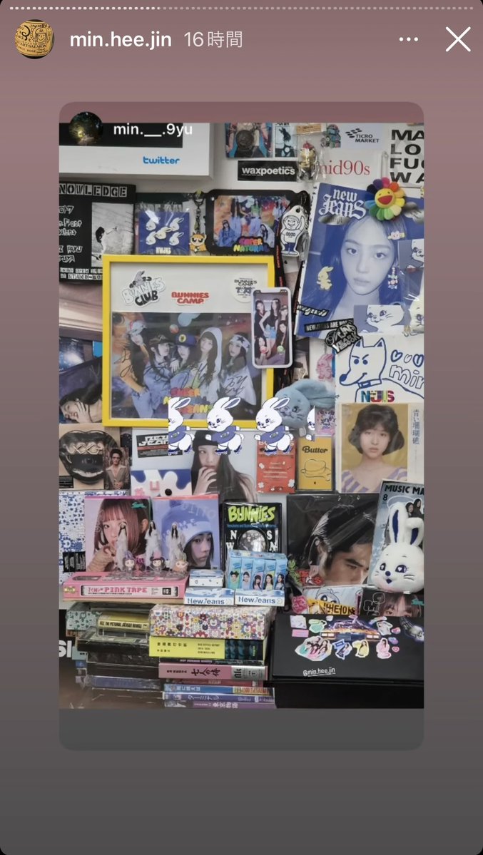 NWJNS_244's tweet image. OMG! This is my record store.Thanks for sharing.
その写真はレジカウンターの中ですね。
確かに今日海外からのお客さんに「そのNewJeansのCDは売り物か？」と聞かれ「これは私の私物だから売れない」って答えました（笑）…