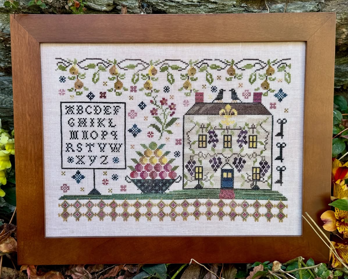 ValdaniInc's tweet image. New! Harvest Home, featuring a gorgeous house covered with grape vines. This beauty uses variegated #Valdani threads! - Jan Hicks Creates 
facebook.com/janhickscreates
#janhickscreates #crossstitch #xstitch