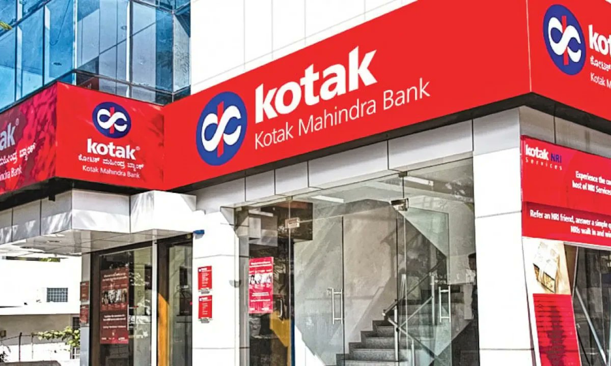 PremRaj81800354's tweet image. Kotak Mahindra Bank's board approved a 5-for-1 stock #splits on November 21, 2025, coinciding with the bank's 40th Foundation Day celebrations. Each existing equity share with a face value of ₹5 will be subdivided into five #Equityshares with a face value of ₹1 each.