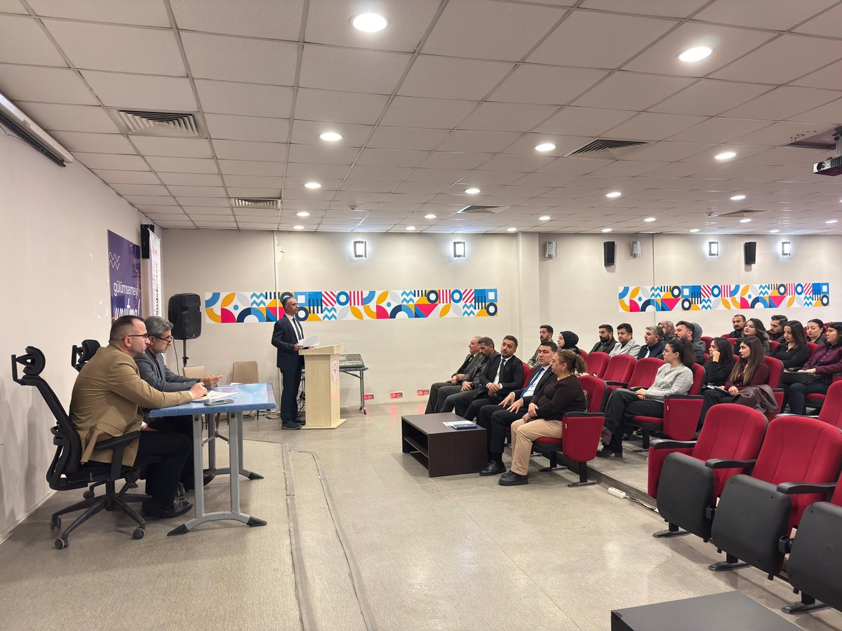 📍Selman-ı Farisi Yurdu

İl Müdürümüz Recai Şahin’in başkanlığında; Müftü Vekili, kurum müdürleri, psikologlar, yurt eğitim sorumluları ve gençlik liderlerinin katılımıyla bir değerlendirme toplantısı gerçekleştirildi. 

Toplantıda yurt eğitim süreçleri ve genel etkinliklere