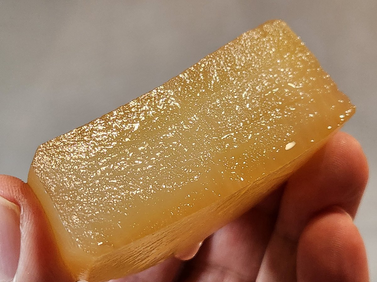 tetsublogorg's tweet image. おでんの大根は...

レンチンしてーー！！
レンチンしてーー！！
レンチンしてーー！！

レンチンしてからおでんにすると味が染み込みやすくなります。

1/2カットの量なら500wで10分レンチンしてからおでんの汁で茹でましょう。

左がレンチンなし、右がレンチンありで15分茹でた後です。

試してみて