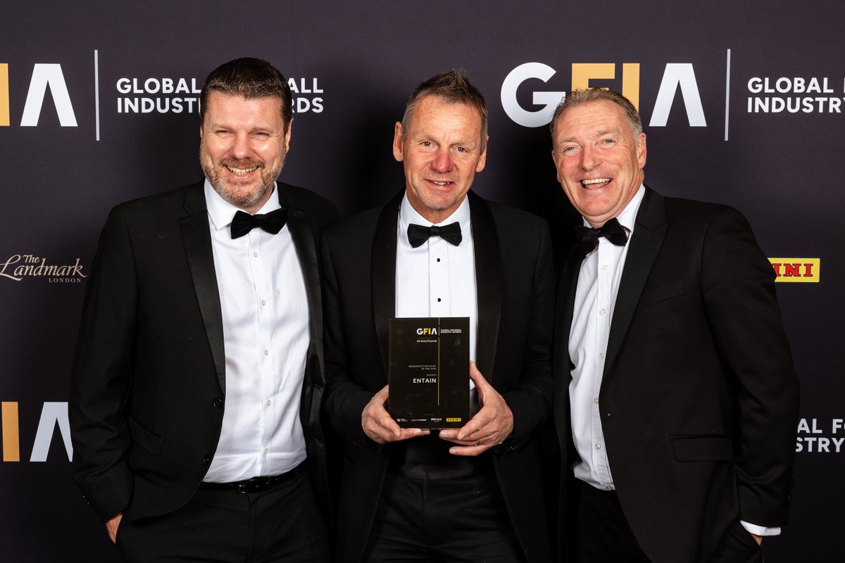 Pitching In tweet media