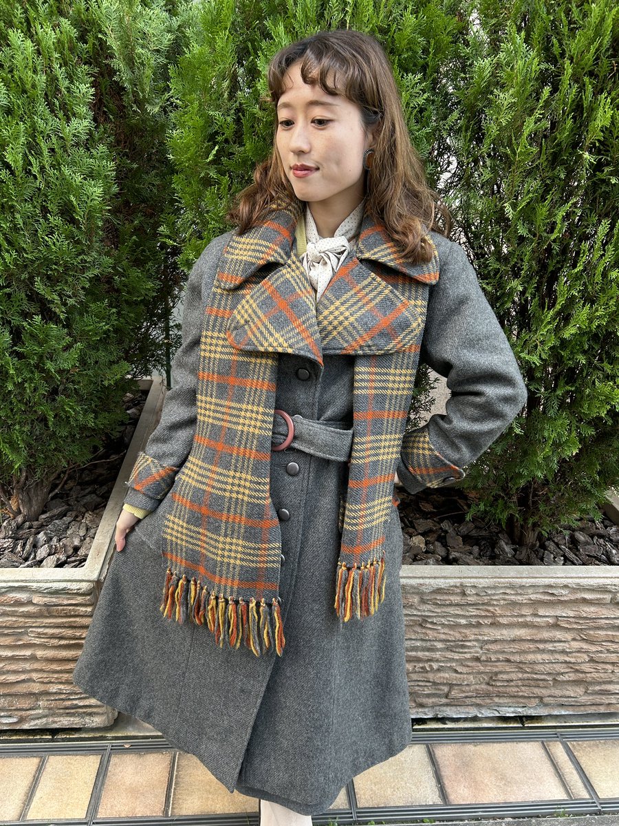 NUTTY_VINTAGE's tweet photo. 🧶70's check gray coat🧶
【Nov. 20th 2025 new arrival】
▫︎70's check gray coat with muffler&amp; belt: new! 
▫︎vintage gray color wool skirt :new!
▫︎vintage orange flower earrings: new! https://t.co/62jv5D0dK6
