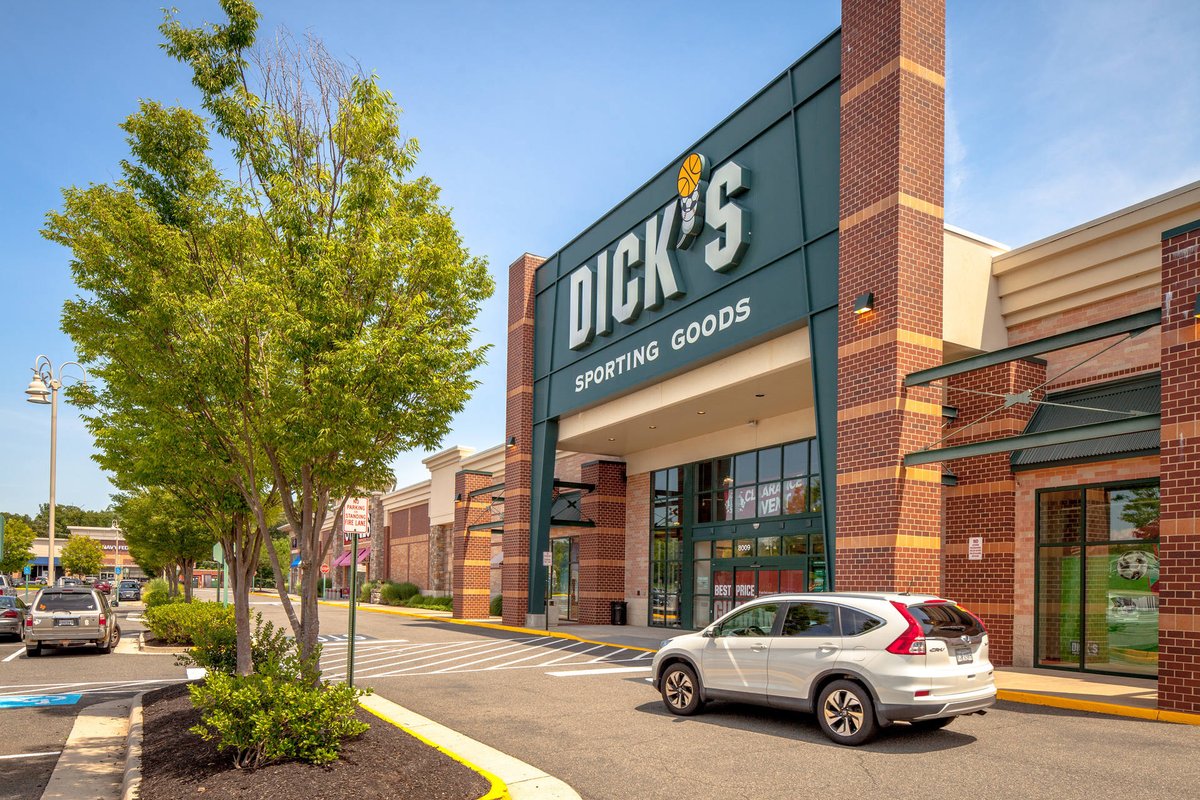 Our team of dealmakers is ready to discuss opportunities across our retail portfolio during ICSC New York!

Stop by Booth 2902 to find the right fit for your brand, backed by 60 years of deep expertise in the D.C. market.