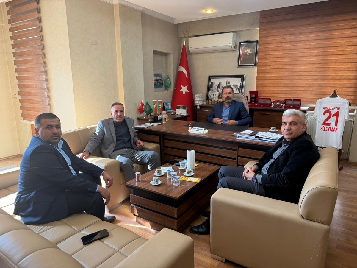Diyarbakır Yenişehir Ziraat Odası Başkanı Sayın Süleyman İskenderoğlu"nu Ziyaret Ettik  İlgi ve Alakasından Dolayı Teşekkür Ediyorum. <a href="/semsibayraktar/">Şemsi Bayraktar</a> <a href="/suleymaniskende/">Süleyman İskenderoğlu</a> <a href="/ahmeteyypoglu/">Ahmet EYYÜPOĞLU</a> <a href="/cengizyldz47/">Cengiz Yıldız</a>
