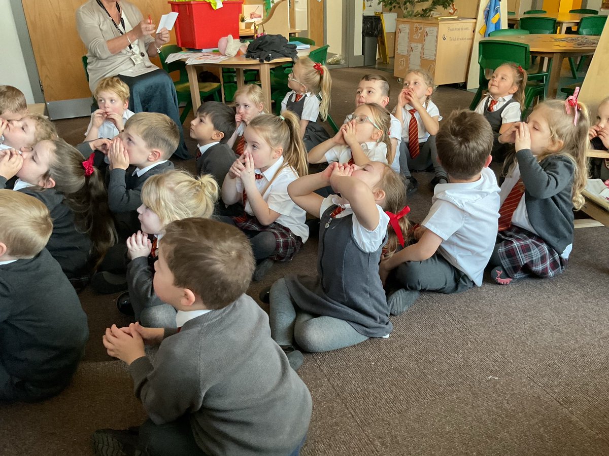 Cherrytreeclass's tweet image. Cherry Tree love to start the afternoon with mindful thinking.  We are amazing at whale breathing.