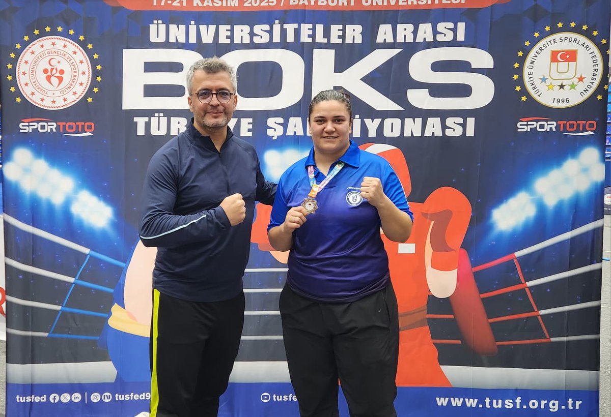 bartinsbf's tweet photo. 17-21 Kasım 2025 tarihleri arasında Bayburt Üniversitesi’nin ev sahipliğinde gerçekleştirilen şampiyonada, Üniversitemiz Spor Bilimleri Fakültesi, Antrenörlük Eğitimi Bölümü öğrencisi Yadikar Karagöz, +80 kg kategorisinde Türkiye İkincisi olarak gümüş madalyanın sahibi oldu. https://t.co/aEvkIFVqOv