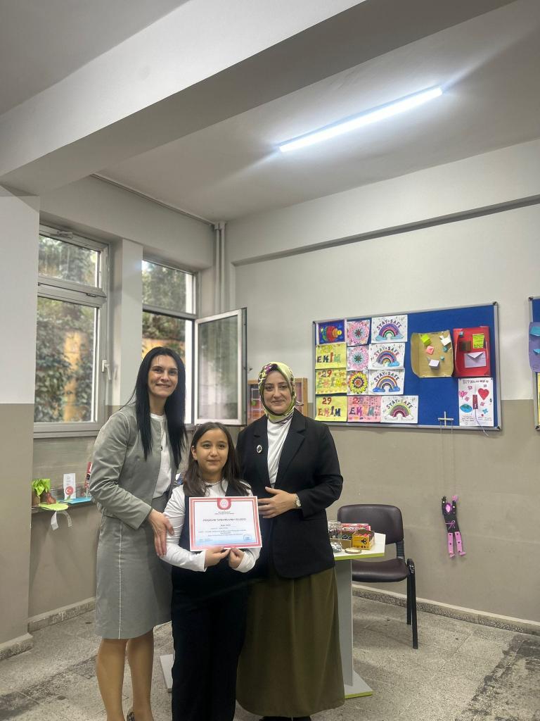 Eyüpsultan Bilim ve Sanat Merkezi (BİLSEM)nin, öğrencilerin kuruma adaptasyon sürecini güçlendirmek amacıyla düzenlediği Uyum Şenliği, İlçe Millî Eğitim Müdürümüz Zeliha Yıldız, şube müdürlerimiz ve velilerimizin katılımıyla gerçekleştirildi.

Öğrencilerin ilgi/yeteneklerini