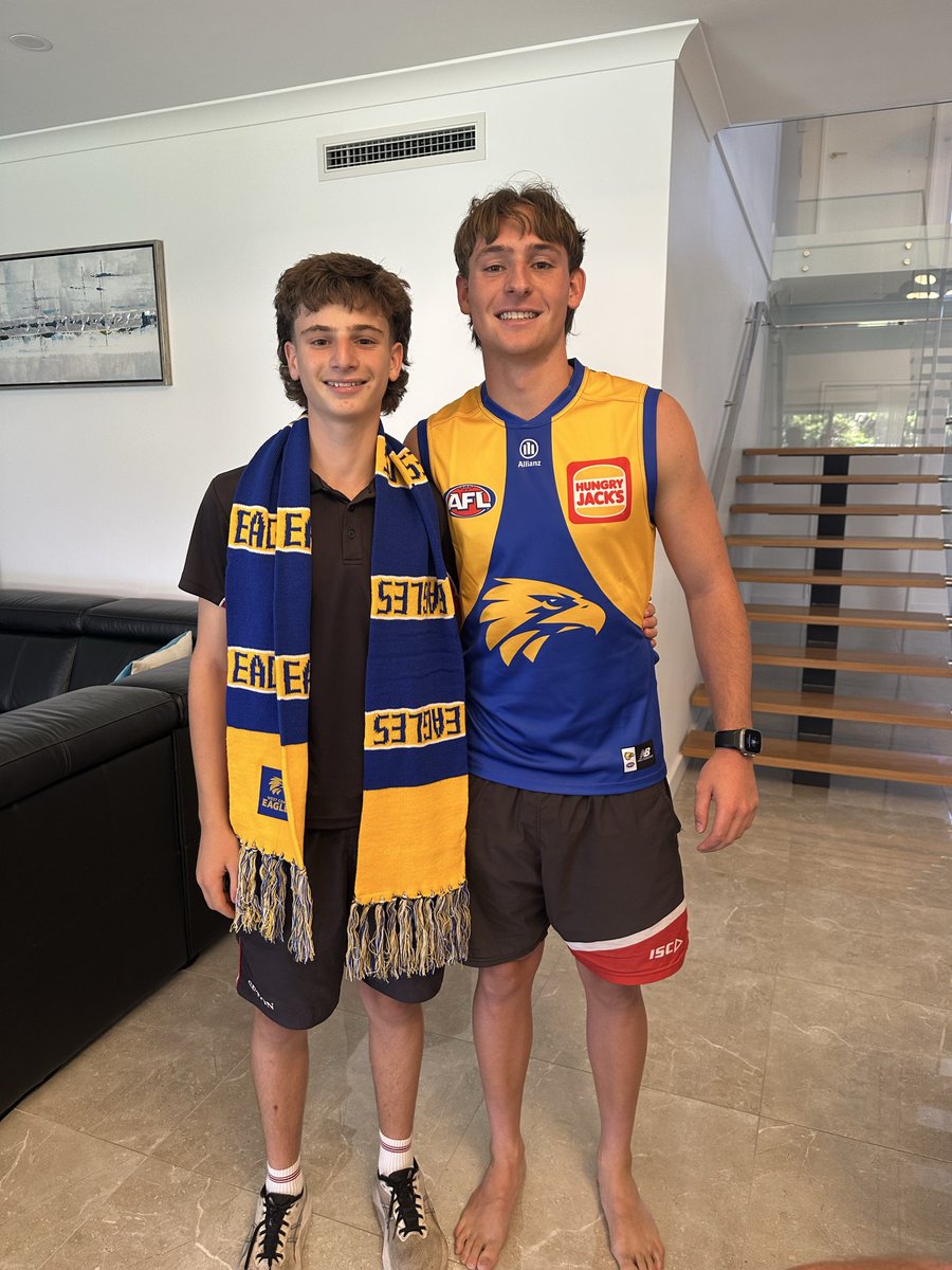 This is terrible.

Also, it’s bloody awesome. 

Go get ‘em Fred 💛💙