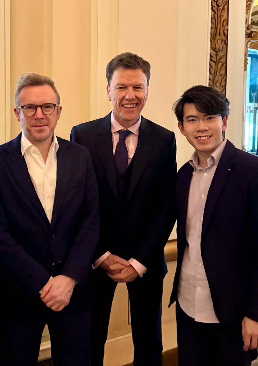 "Absolutely delighted to exchange with Maestro Daniel Harding and 🇭🇰 star pianist Aristo Sham after a wonderful concert featuring Rome's outstanding Orchestra dell'Accademia Nazionale di Santa Cecilia." (1/2)- Amb <a href="/harvey_rouse/">Harvey Rouse</a>