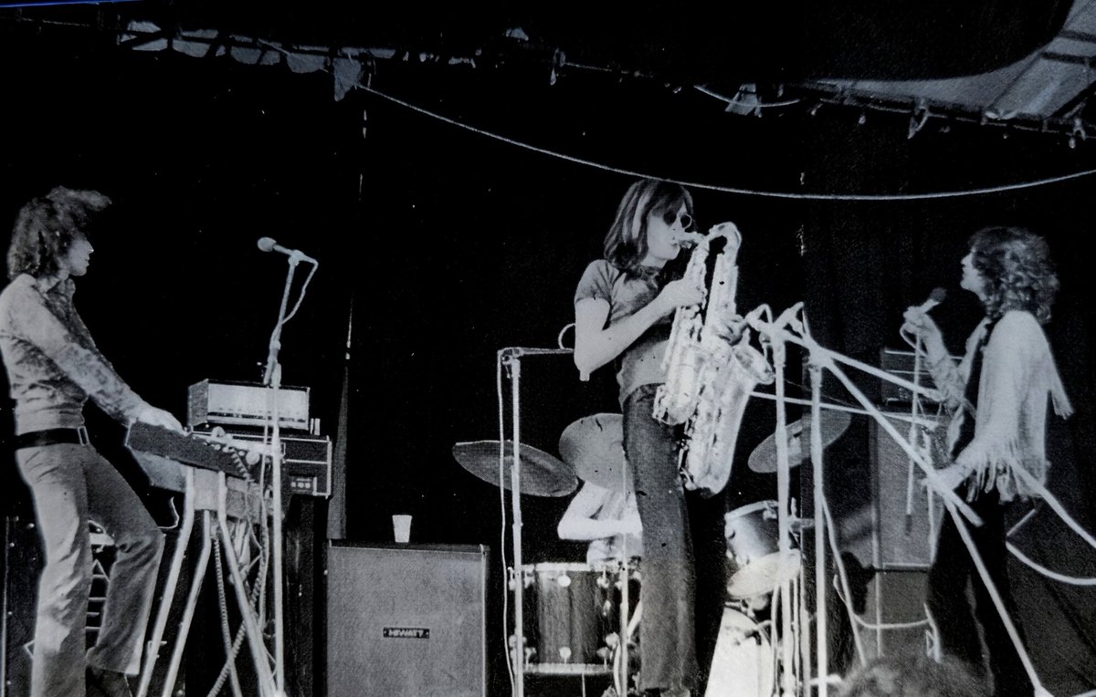 clothesfreeuk's tweet image. To warm up this crispy cold sunny morning Drivetime,Pawn Hearts in its entirety (the Stephen Taylor new remix) wonderful 😊 🎶❤️
#crispycold #sunnymorning #DriveTimeVibes #PawnHearts #VanDerGraafGenerator #StephenTaylornewstereoremix