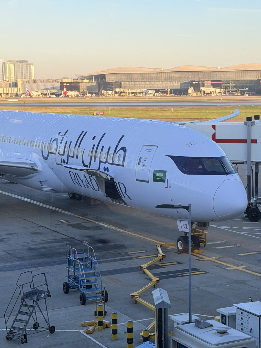CDGFACILE's tweet image. Riyadh Air spotted at LHR ! #riyadhair #heathrow #planespotter