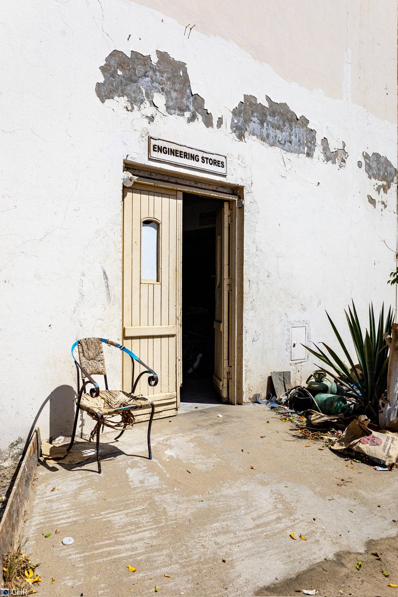 gina_huijbregts's tweet image. #AlphabetChallenge  #WeekUforUnloved @sheenz_m_ 

Employees chair at the hotel in Marsa Alam.