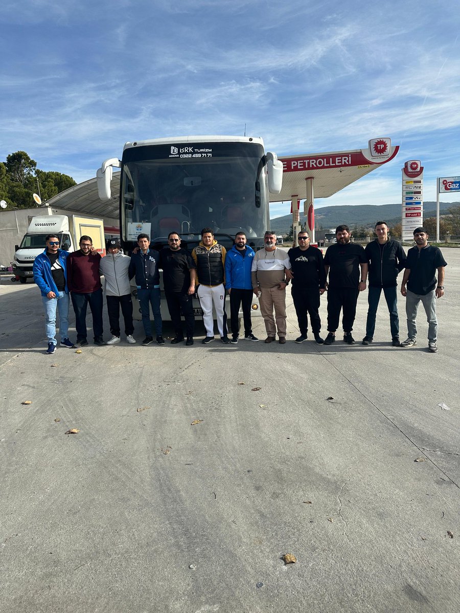 Bitmeyen yollar ve yıllarımız...
#şimşeklergurubu