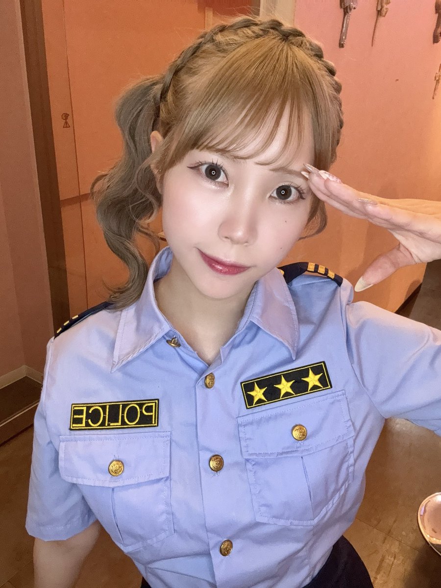 LP_uyu's tweet image. ୨ෆ୧┈┈┈┈┈┈┈┈┈┈┈┈┈┈୨ෆ୧

⠀悪いこは手錠しなきゃね

୨ෆ୧┈┈┈┈┈┈┈┈┈┈┈┈┈┈୨ෆ୧

#大阪コンカフェ #日本橋コンカフェ #オタロコンカフェ #らっぽい