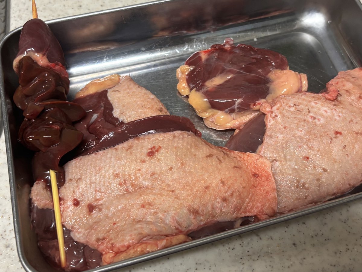 araithehunter's tweet image. 昨年ドブみたいな味して「2度と食うか」と思ってたヒドリガモが、今年は恐ろしく美味く食えた。臭みが全くない。個体差かもしれない。
・獲ったら即腸抜き（できれば毛もむしる）
・即冷却（キンキンのクーラーボックスにぶち込む）…