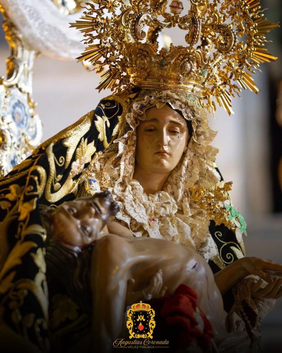 #ViernesDeAngustias ⚜️

𝑀𝑎𝑑𝑟𝑒 𝑑𝑒 𝑀𝑖𝑠𝑒𝑟𝑖𝑐𝑜𝑟𝑑𝑖𝑎, 𝑚í𝑟𝑎𝑛𝑜𝑠 𝑎 𝑛𝑜𝑠𝑜𝑡𝑟𝑜𝑠 𝑞𝑢𝑒 𝑛𝑒𝑐𝑒𝑠𝑖𝑡𝑎𝑚𝑜𝑠 𝑙𝑎 𝑚𝑖𝑠𝑒𝑟𝑖𝑐𝑜𝑟𝑑𝑖𝑎 𝑑𝑒 𝑡𝑢 𝐻𝑖𝑗𝑜. 𝑀𝑎𝑟í𝑎, 𝑠𝑖 𝑡ú 𝑛𝑜𝑠 𝑚𝑖𝑟𝑎𝑠, É𝑙 𝑡𝑎𝑚𝑏𝑖é𝑛 𝑛𝑜𝑠 𝑚𝑖𝑟𝑎𝑟á.

#MadreDeVelez