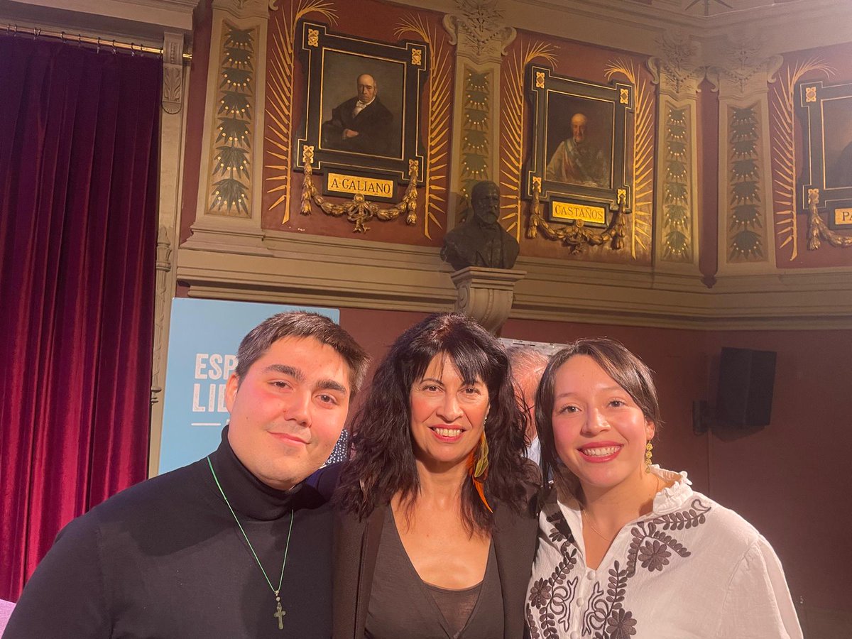Adrian_pl18's tweet photo. En el @ateneodemadrid celebrando los 50 años de democracia https://t.co/vUHhAsuZS2