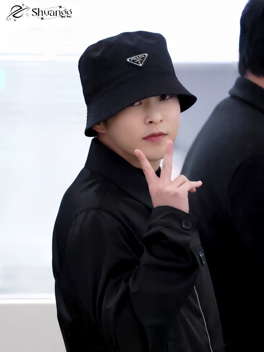 #xiumin #김민석 
#시우민 #シウミン
<a href="/XIUMIN_INB100/">XIUMIN_official</a> 
✌🏻