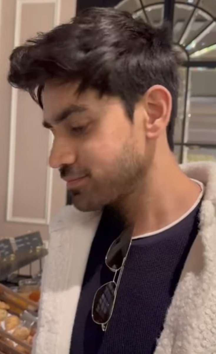 ipsita_shee's tweet image. Hello and Good afternoon to  #AvinashMishra and all here @Avinash_galaxy 🍫 😊 
Looking forward for #Hisaab