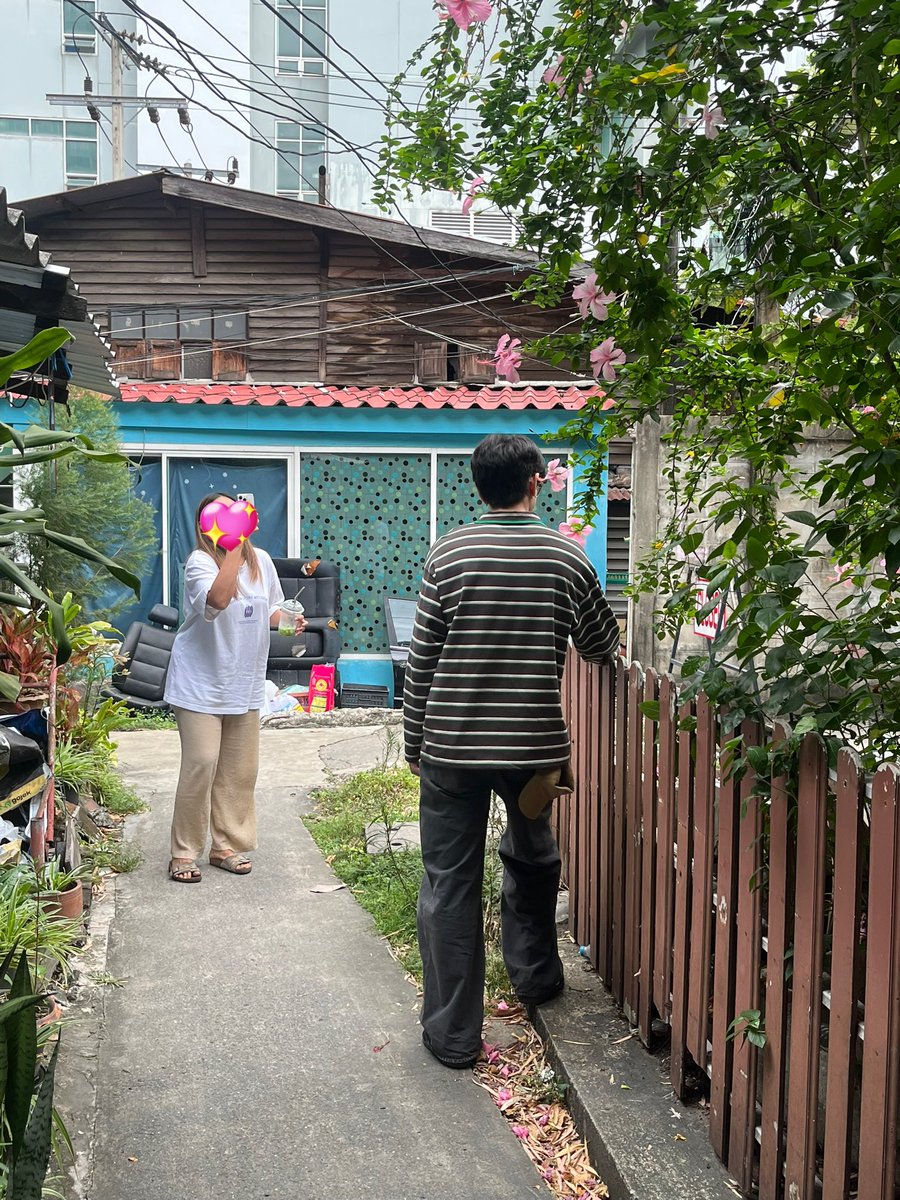 thejiw__'s tweet image. ทุกคนรอชมรูปหล่อได้่เลยนะคะ แต่ไม่แน่ใจว่าพี่ซีจะลงมั้ย😂 หนูถ่ายมาได้แค่ข้างหลังค่ะ ไม่กล้าขอถ่ายแบบใกล้ๆกว่านี้ กลัวว่าจะไม่ให้ความเป็นส่วนตัวพี่ซีค่ะ🥹🙏🏻

#sea_tawinan