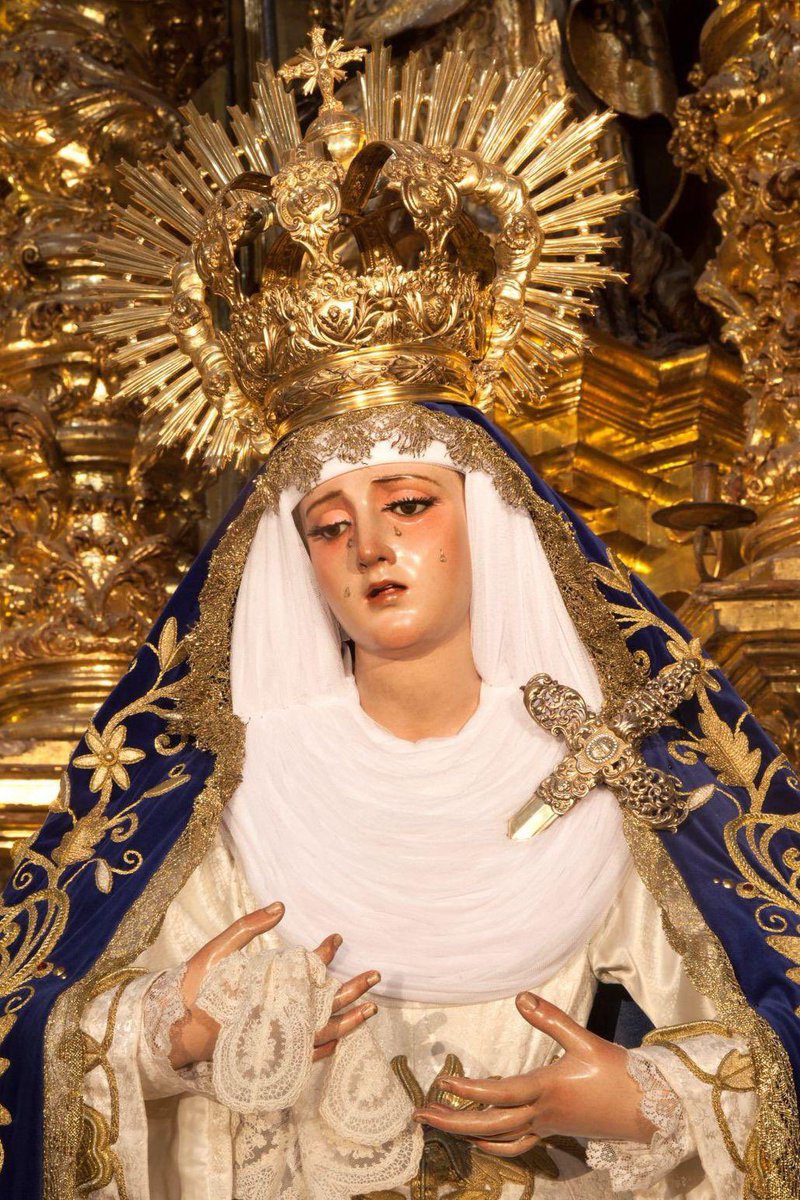 VIERNES DEL CALVARIO | "Volvamos nuestros ojos a María, que en el Calvario nos fue entregada como Madre, supliquémosle nos sostenga con su protección en el camino de la vida, y cuando pasemos por noche de dolor, nos mantengamos como Ella, firmes al pie de la Cruz" (Benedicto XVI)