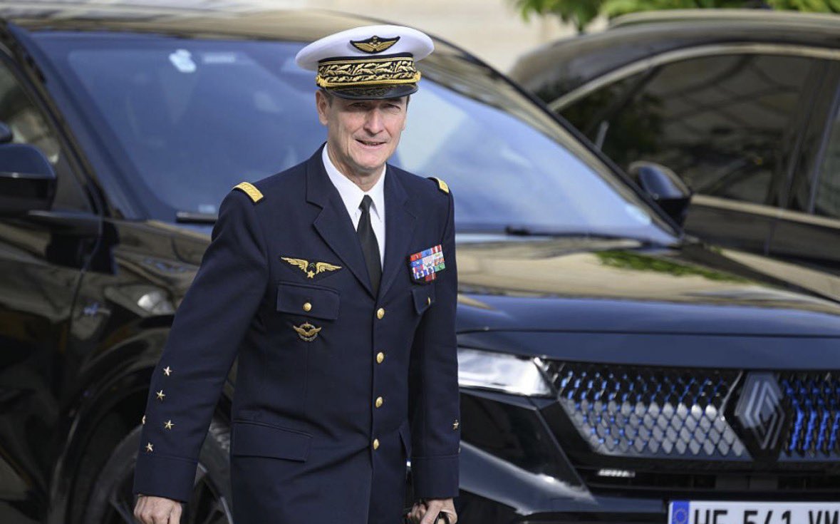 LRsecreta's tweet image. El jefe del Ejército francés  🇫🇷 pide al país que se prepare para &apos;perder a sus hijos&apos; en una guerra con Rusia 🇷🇺 &apos;en tres o cuatro años&apos; 

👉 …eso dice ⛔️