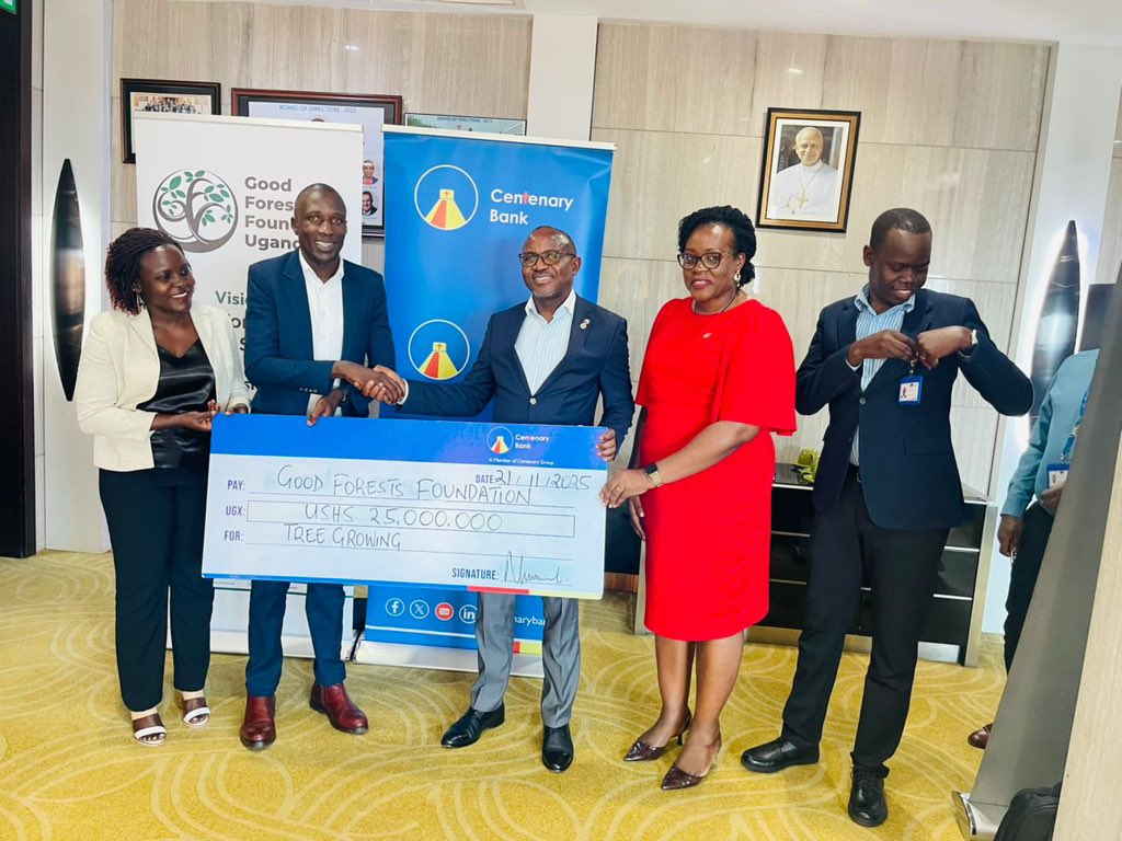 JamesThembo_'s tweet photo. Proud to kickstart a new partnership with @CentenaryBank to plant and grow trees π± in #Kasese.
This partnership will be kickstarted with a launch at the @kaseseDLG next week on the 26th.
@GoodForestsUg and its partner @FairventuresUg has already planted 1,054,000+ trees with a 78% survival rate and weβre just getting started ππ
This #Partnership means more green spaces, empowered farmers, restored riverbanks and a stronger, more resilient Kasese π
Here to grow a climate hope, together. π±π€ @ROOTSUganda @min_waterUg