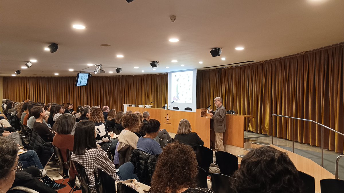 Se inicia la XV Jornada de Tabaquismo de Lleida gracias, una vez más, al tesón de <a href="/siscoabella/">Francesc Abella Pons</a> y con la sala repleta. assistentsactes.salut.gencat.cat/agenda/detall/…