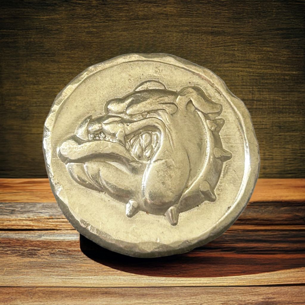 InfoScottish's tweet image. Big personality, pure metal.  Get the 1 oz 3D Handpoured Bulldog Round. The most massive-looking silver coin you&apos;ll stack. Pure collectible power! 

Link in Bio.

#SilverArt #HandmadeBullion #Stacker