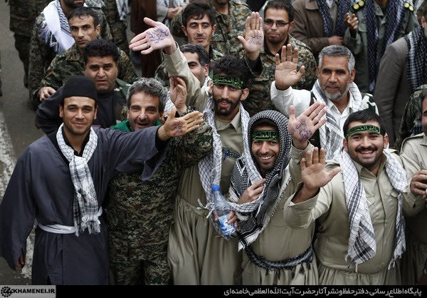 Pakniyat__'s tweet image. تعریف بسـ.ـیج از زبان امام خامنه‌ای:
بـ.ـسیج یک عرصه‌ی عمومی است؛ نه یک قشر خاص و تخصص خاص و بخش خاصی از کشور و زمان و عرصه‌ها و مکان ...
در همه‌ی عرصه‌ها و مکانها و زمان‌ها وجود دارد.
#بسیج_مردم 
#محور_وحدت