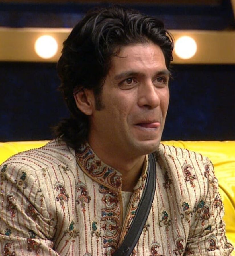 azizkavish's tweet image. पुनीत वशिष्ठ &quot;नाजिया इलाही खान&quot; के एक्स बॉयफ्रेंड हैं।

वही नाजिया इलाही खान जो दिन भर मुसलमान के खिलाफ नफरत फैलती है और गोदी मीडिया की चहेती बनी रहती है

पुनीत ने नाजिया को लेकर एक खतरनाक खुलासा किया है जिसमें उन्होंने बताया की 

&quot;मुसलमान लड़कियों को इनफ्लुएंस करने के लिए नाजिया…